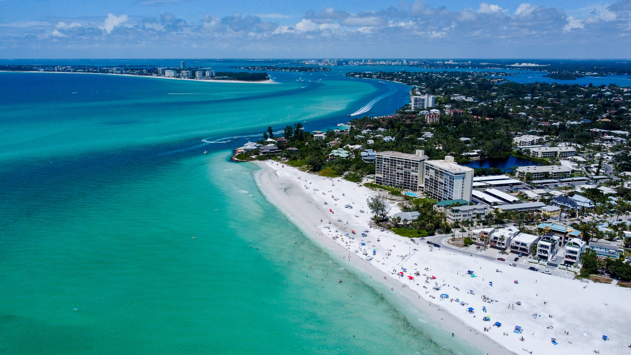 Living on Siesta Key: A Guide to Enjoying Paradise on Florida's Gulf Coast