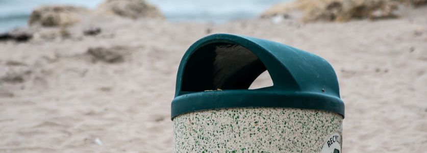 beach trash can