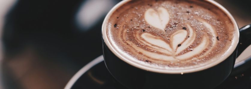 latte art in coffee mug