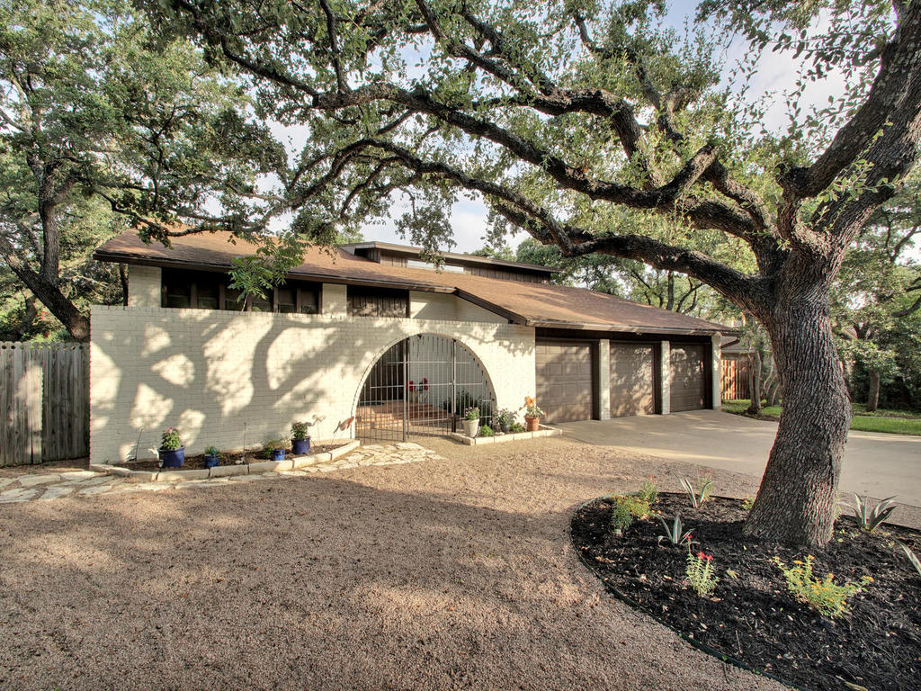 4900 Canyonwood Drive