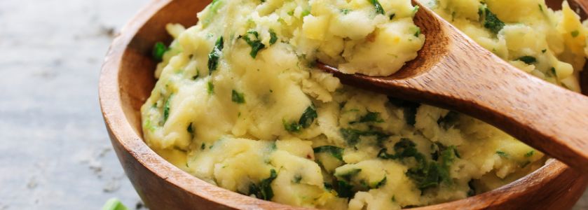 mashed potatoes and chives