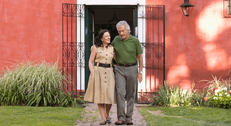 Deciding what to do with your house when you’re ready to move can be challenging. Should you sell it and use the money for your next adventure, or keep it as a rental to build long-term wealth? It’s a question many homeowners face, and the answer isn’t always straightforward. Whether you’re curious about the potential income from renting or worried about the responsibilities of being a landlord, there’s a lot to consider.