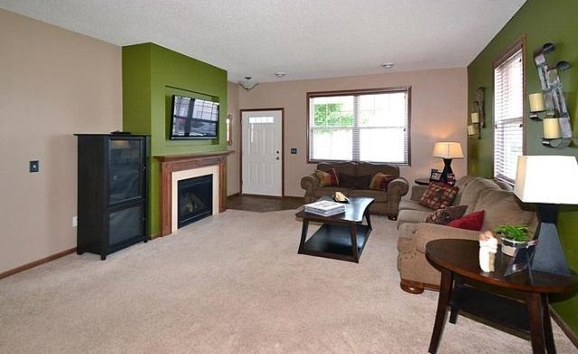 woodbury_mn_home_for_sale_living_room_640