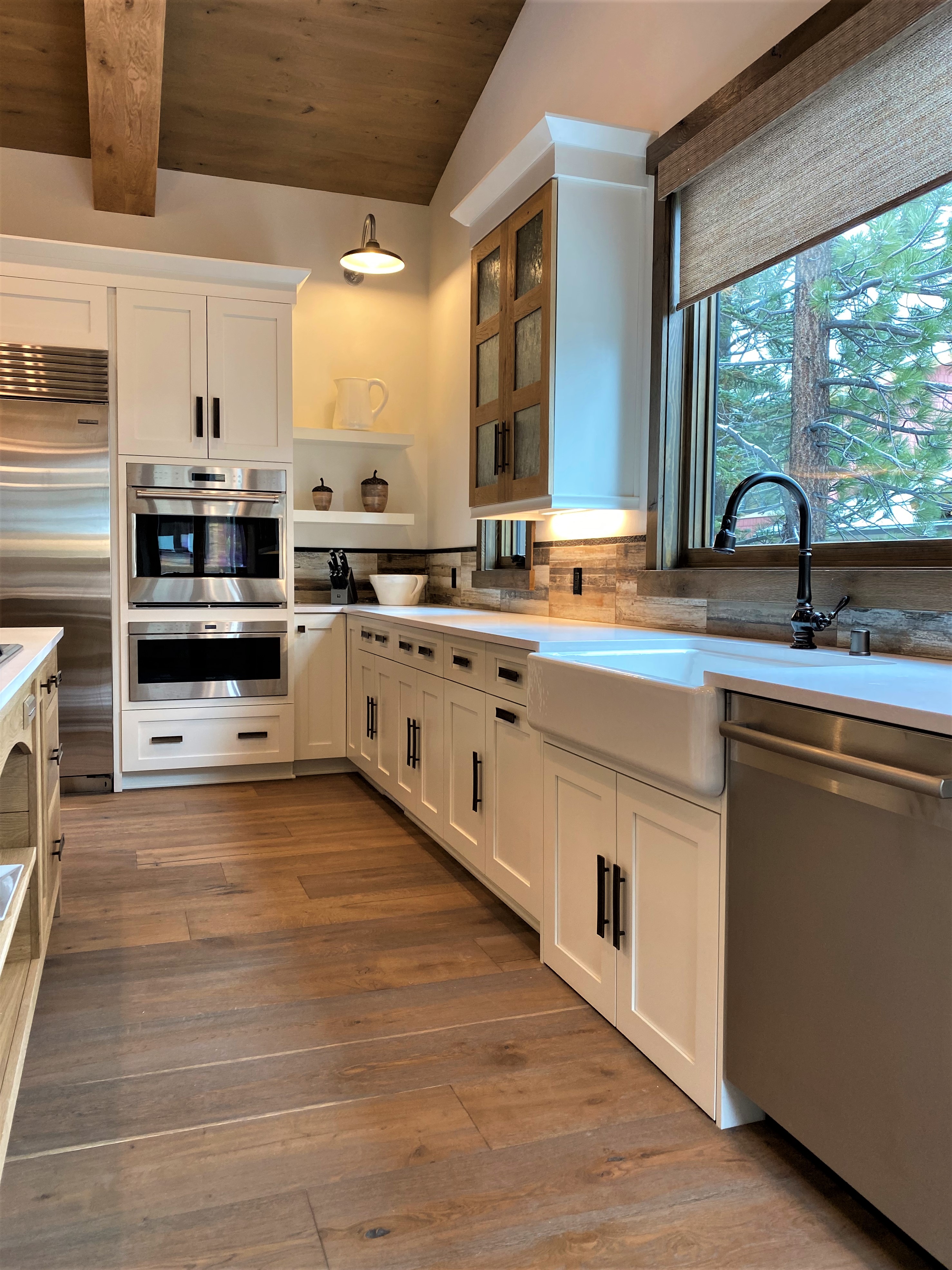 Hillside Highlands Luxury Kitchen with Oak Plank Flooring