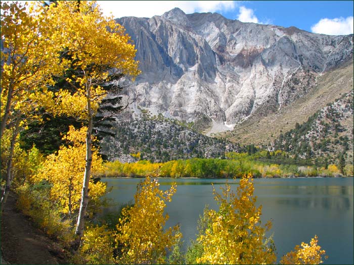 Convict Lake scenic picture of fall colors