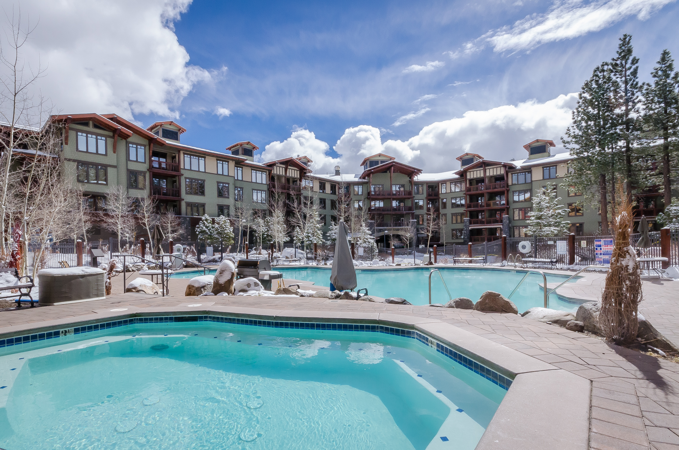 Grand Sierra Lodge Heated Swimming Pool in Winter
