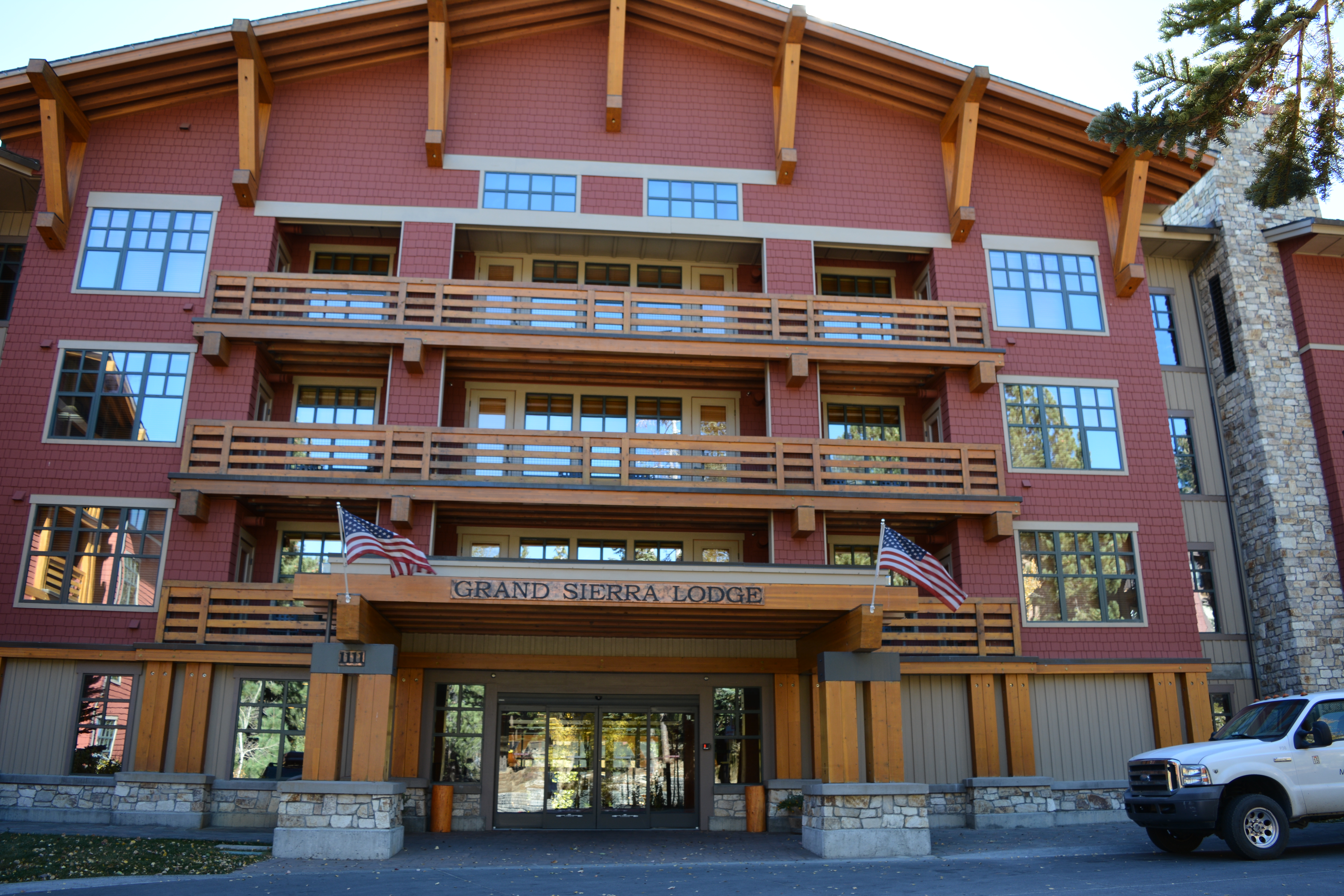 Grand Sierra Lodge Village at Mammoth Entrance
