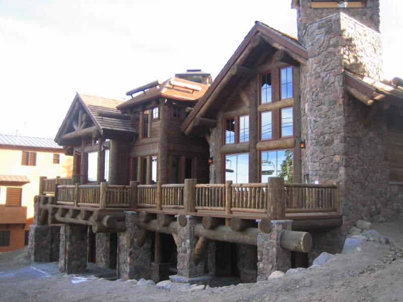 Luxury Home Recently Completed Next to Ski Slopes