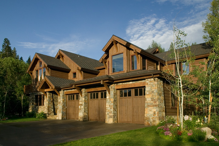 Exterior of Craftsman Style Home in Old Mammoth
