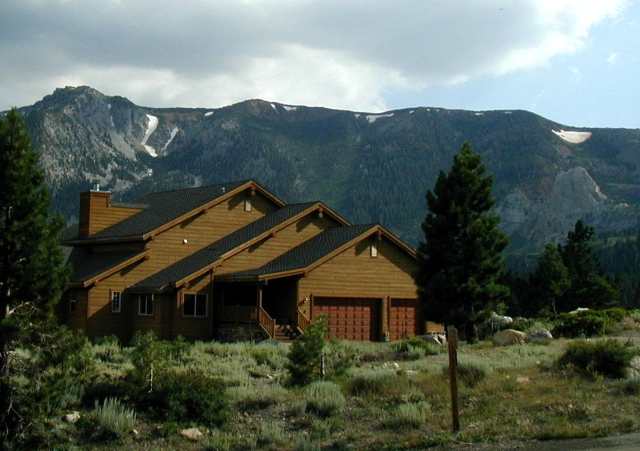 SNOWCREEK CREST HOME WITH VIEWS OF SHERWINS