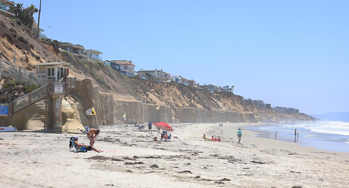 looking south from tide beach park in solana beach