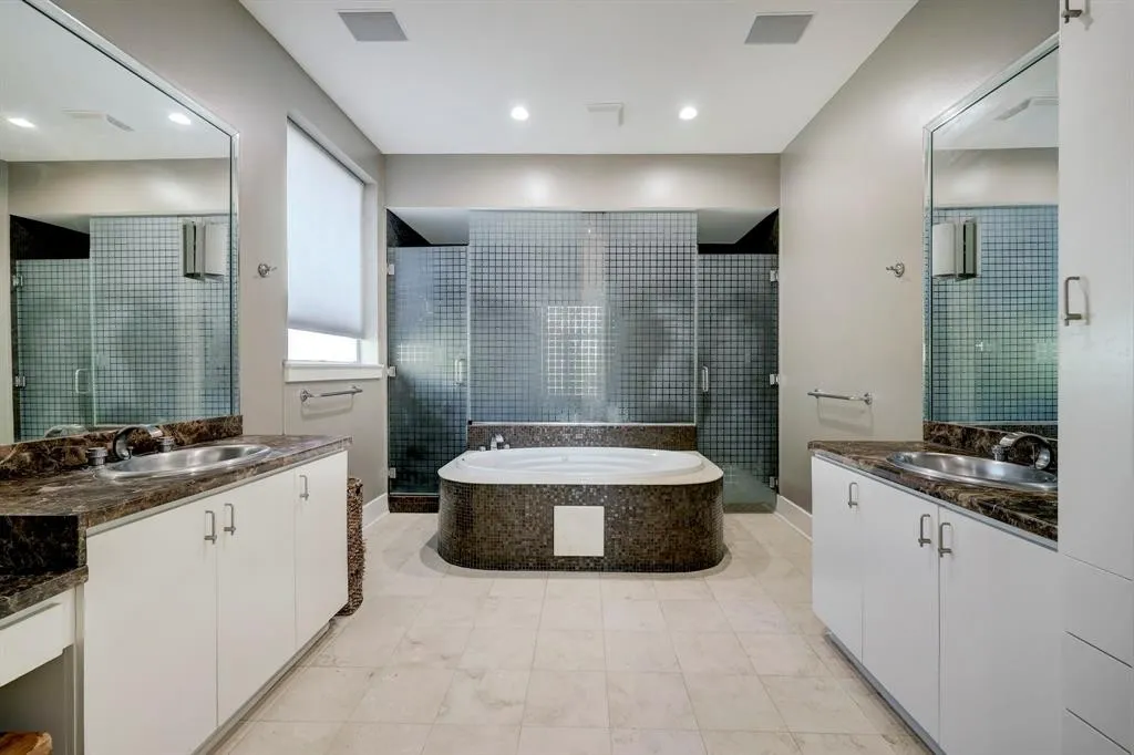 Houston Modern home bath
