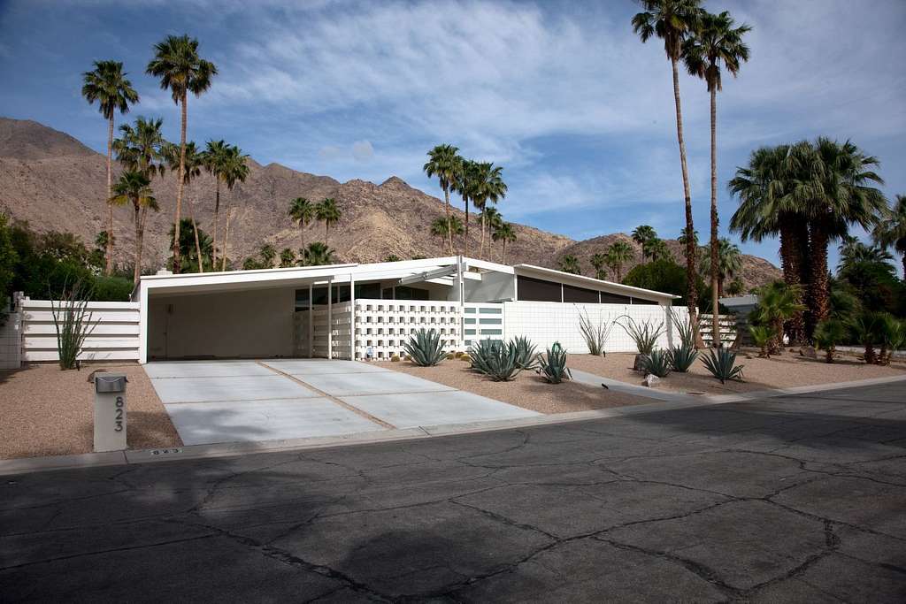 Mid-Century home in Palm Springs, CA