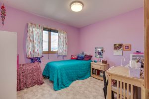 Another adorable example of a bedroom at 1425 Ash!