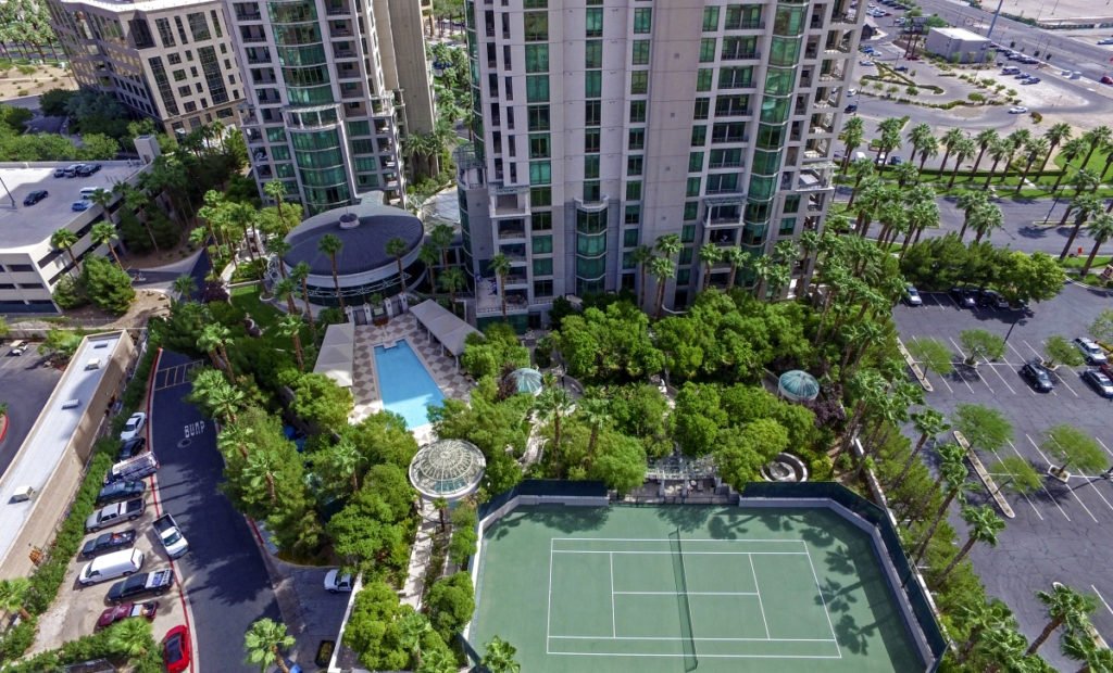 Park Towers Pool and Tennis