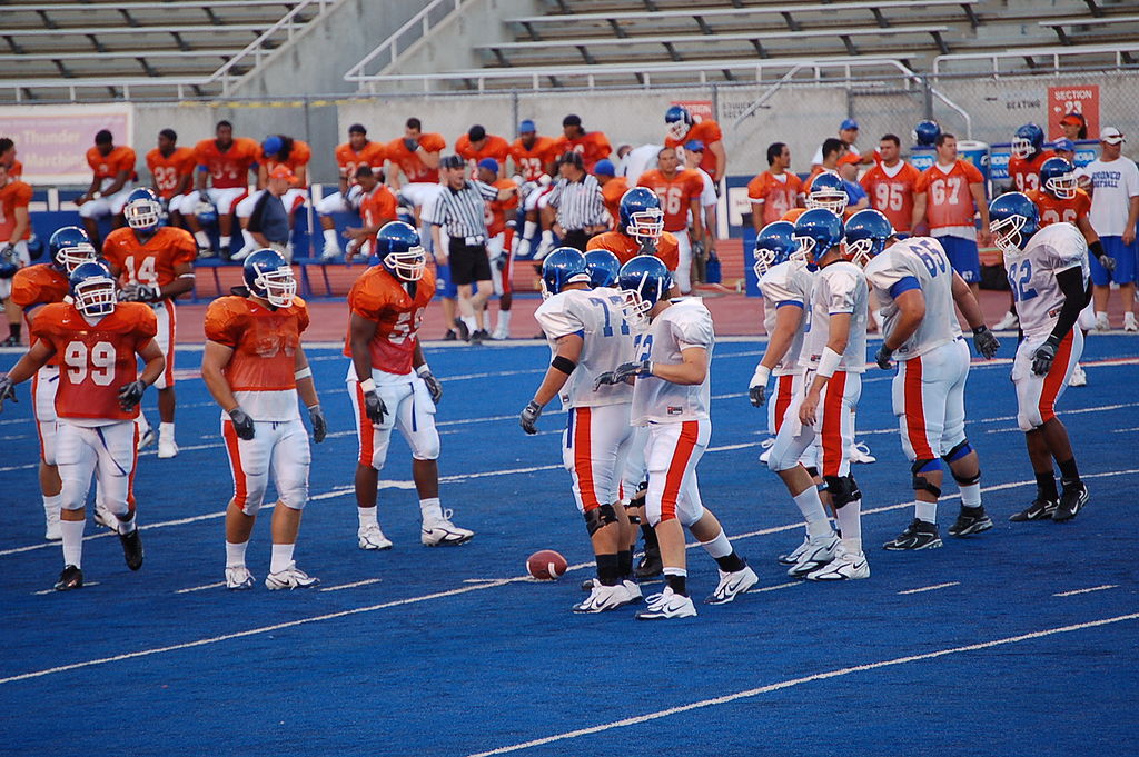 1024px-boise_state_broncos_football_1024_01