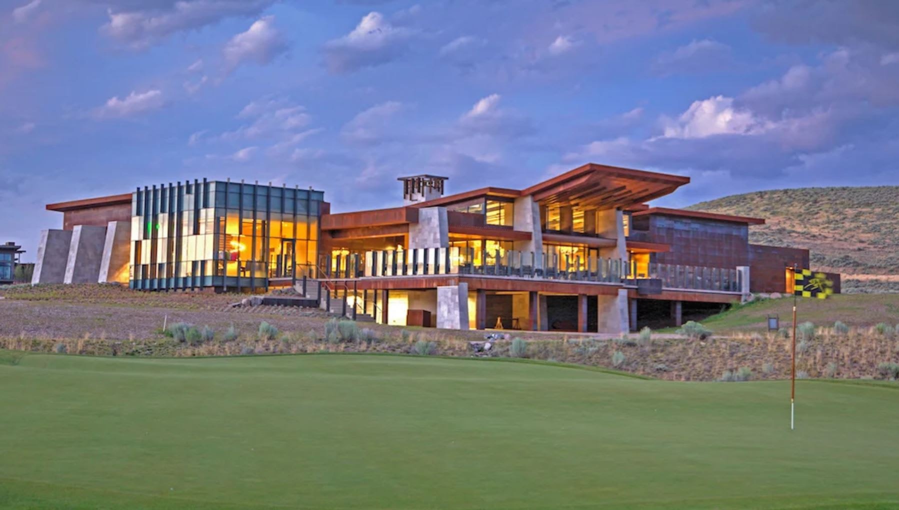 TEE OFF IN STYLE: THE TOP GOLF COMMUNITIES IN THE PARK CITY, UTAH AREA
