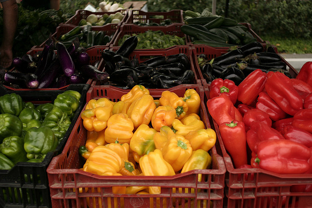 Farmers Market - Image Credit: https://www.flickr.com/photos/ianmalcm/3828791073