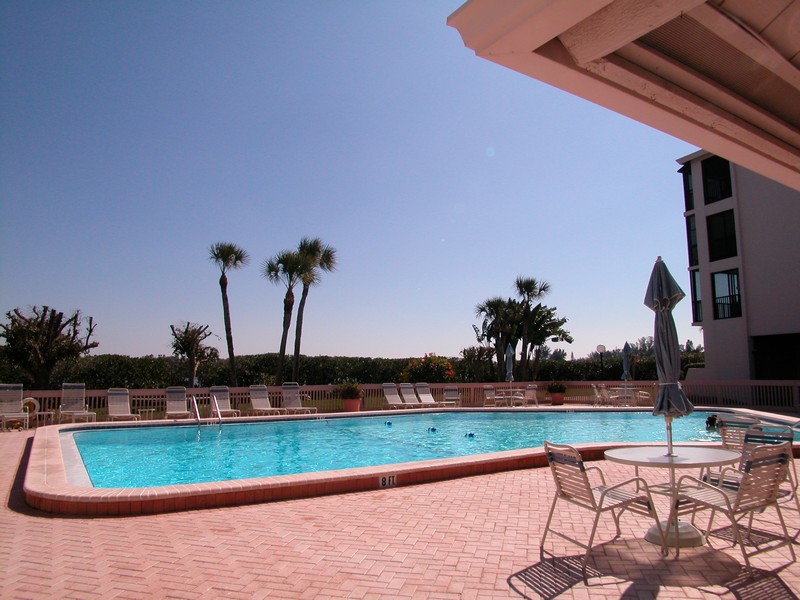 Buttonwood Cove condos Longboat Key