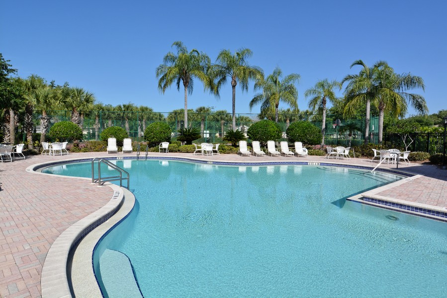 Carlyle at the Villages of Palm Aire Condos for Sale - Sarasota FL Real ...