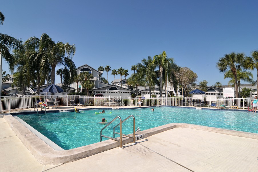 Gulf and Bay Bayside Condos For Sale on Siesta Key - Sarasota FL Real ...