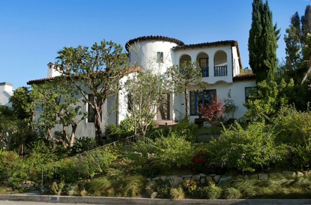 Los Feliz Spanish In The Franklin Elementary School Boundaries 3456 Ben Lomond Spanish home in Los Feliz has great curb appealLos Feliz Spanish