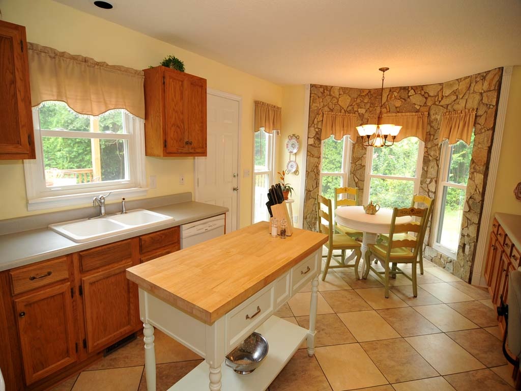 kitchen_and_bfast__1024_01 kitchen_and_bfast__1024_01