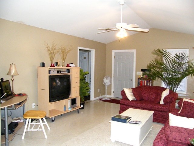 living_room_640_01 living_room_640_01
