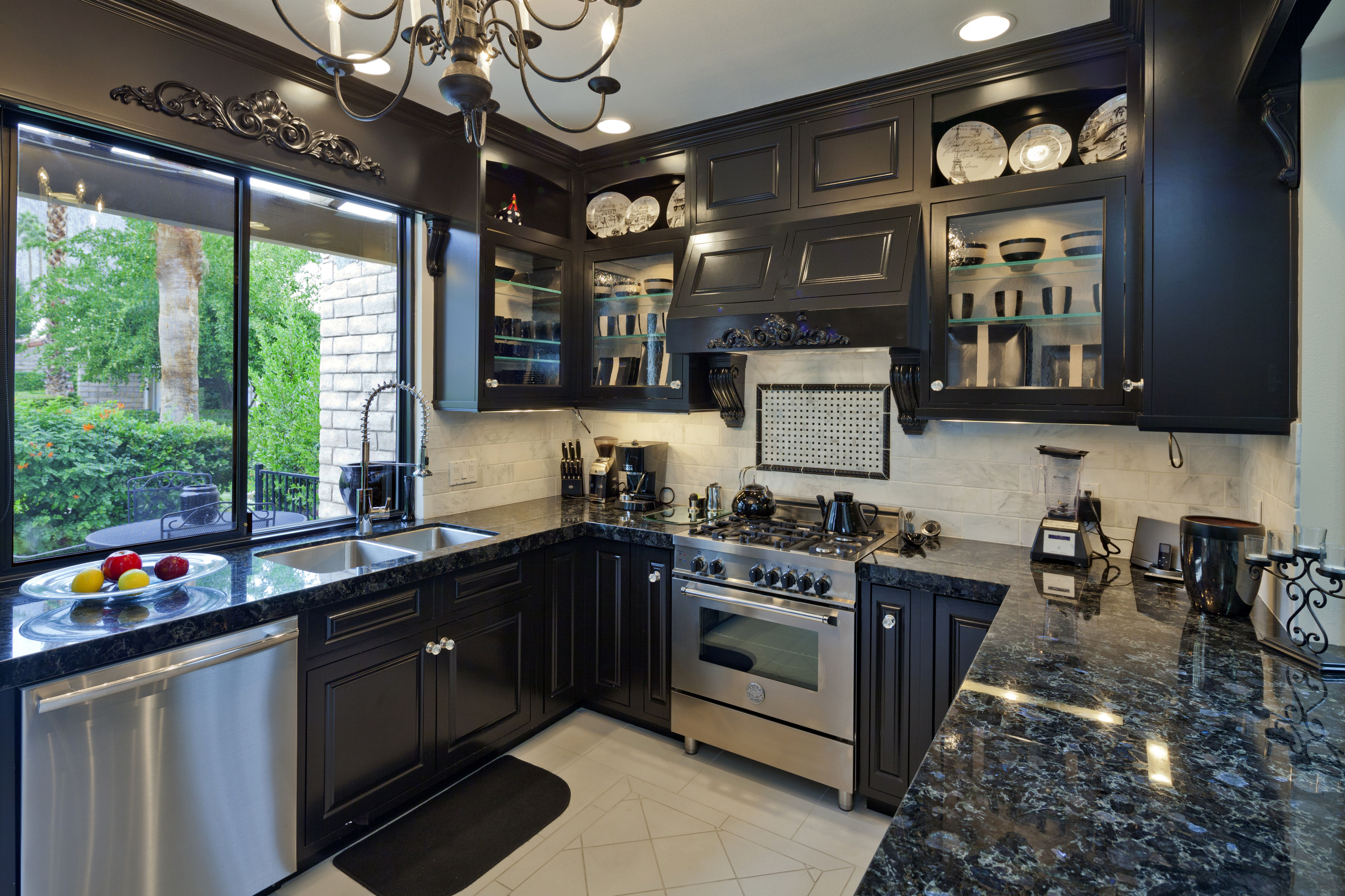 luxury kitchen to show the value of home staging for selling your luxury house