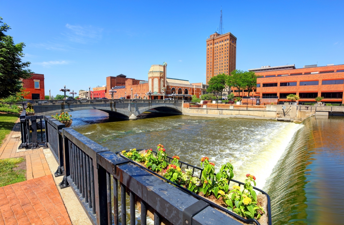 Chicago Suburbs With Best Downtowns: Aurora IL