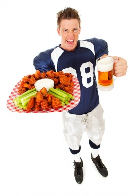 032873466-football-yelling-about-chicken_400.