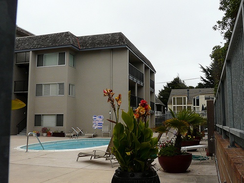 atlantic avenue condos waterpool