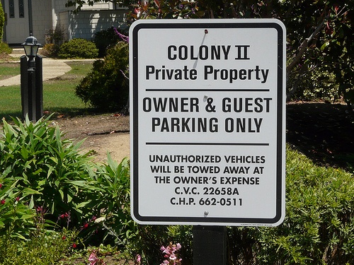 colony 2 townhomes parking signs