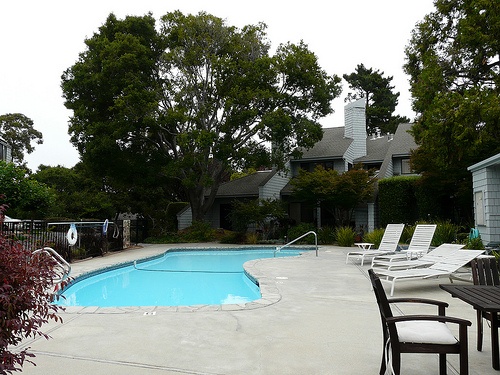 harbor_knolls_condos-pool