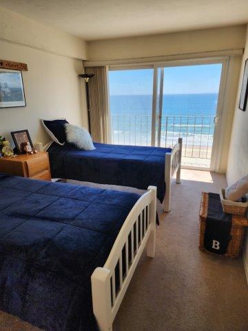 Luxury_homes_on_Plac_de_Mer_Oceanview_Drive