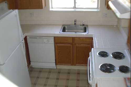 mariners_cove_townhomes-kitchen