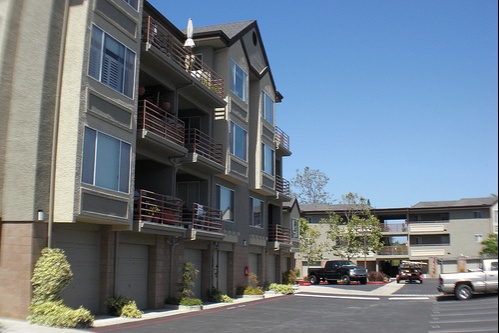 river_street_place-homes-for-sale