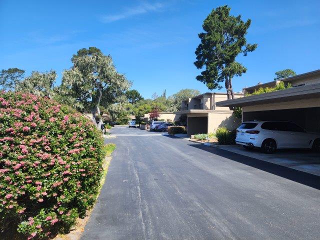 Easy_access_to_hiking_and_biking_trails_from_Montsalas_Townhomes
