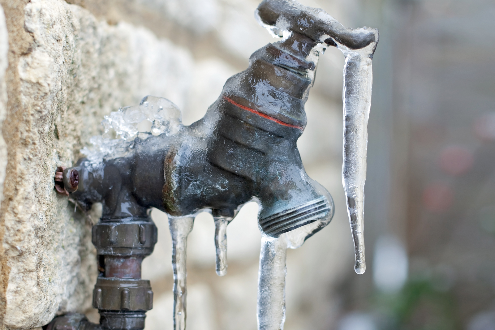 How to Deal with Frozen Pipes
