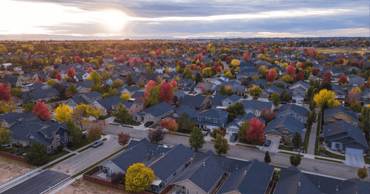 Guide to Evaluating a Neighbourhood Before Investing Featured Image