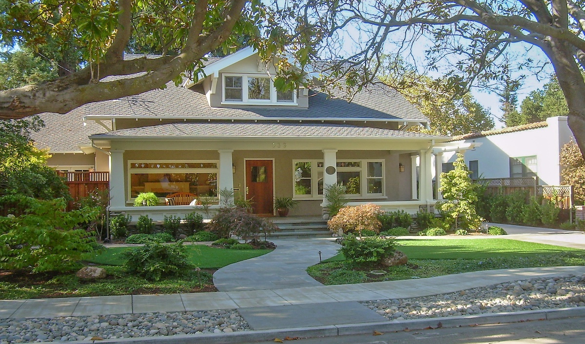 Craftsman Home Example with a wide porch