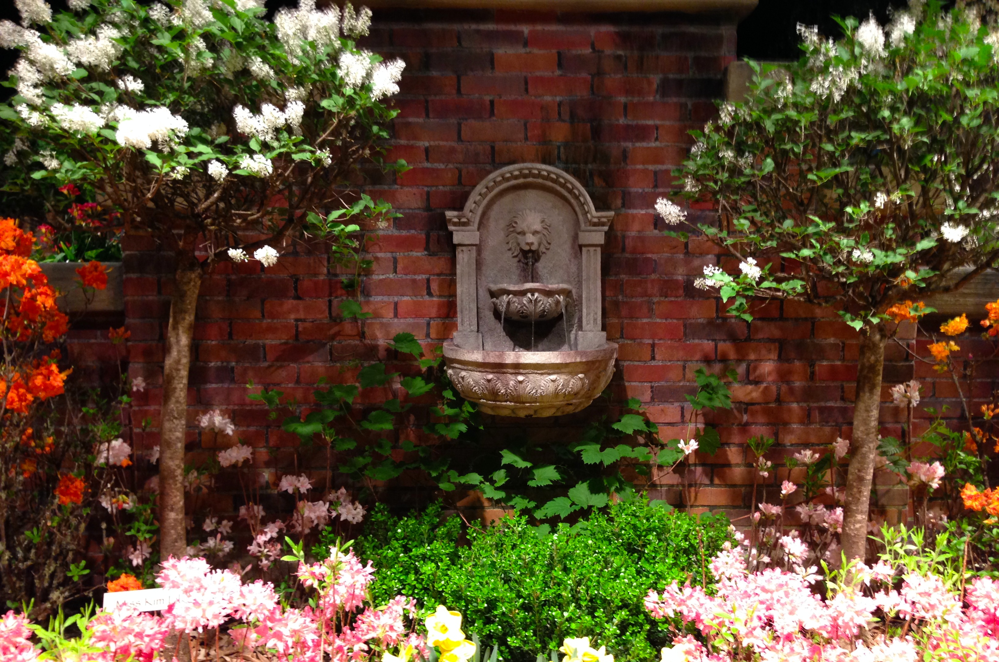 macy's - secret garden show -  fountain - 2014