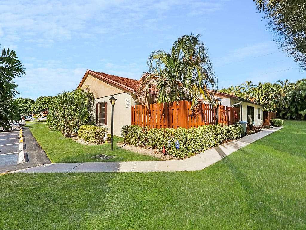 3759 Coco Loba Lane Boynton Beach, FL 33436 was sold by top Boynton Beach agents in Oakwood Lakes