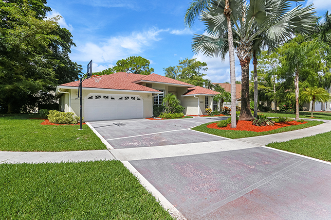13610 Staimford Dr, Wellington, FL 33414