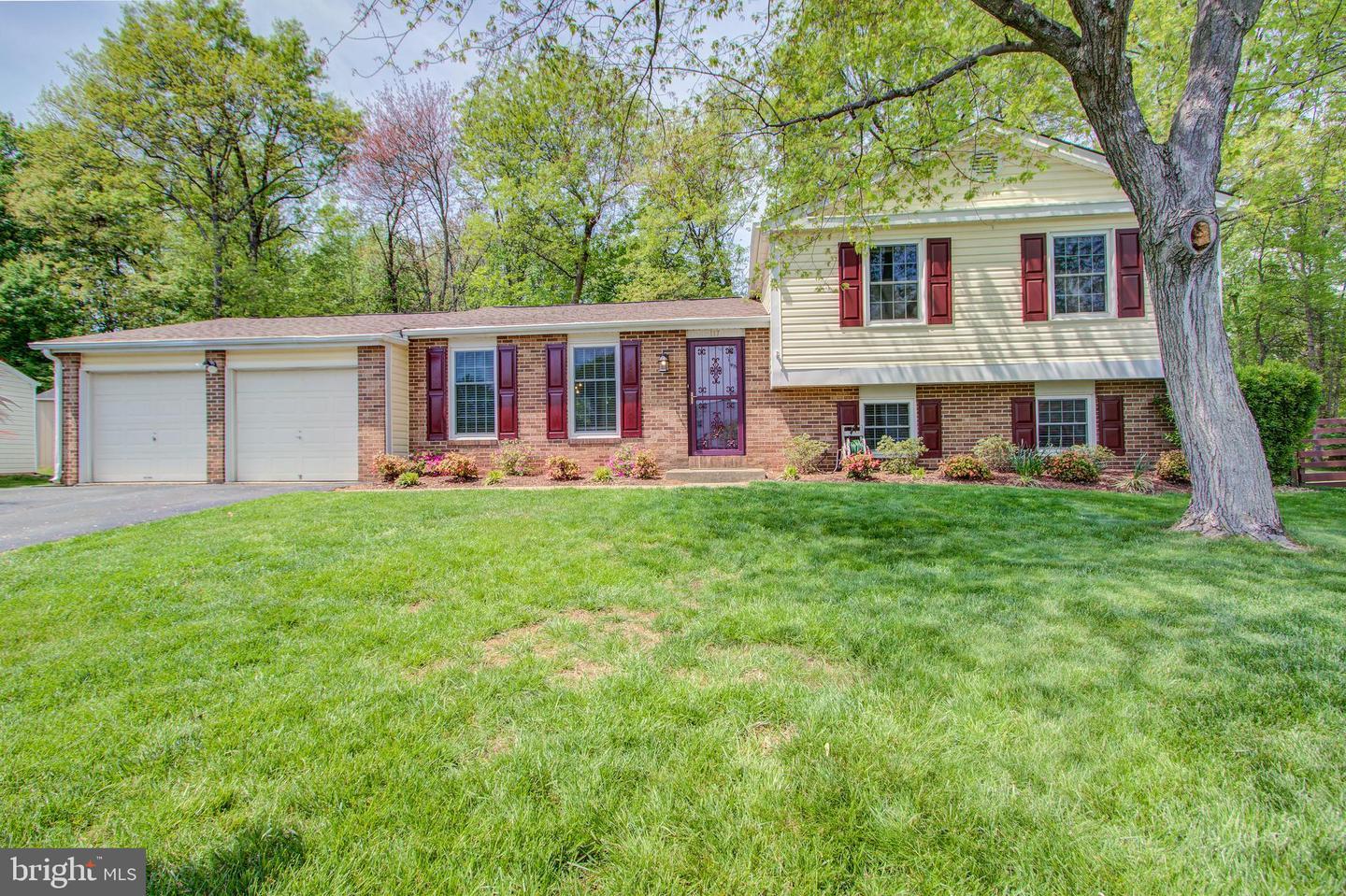 Home for sale at 117 Seneca Chase Ct, Sterling VA. 20164