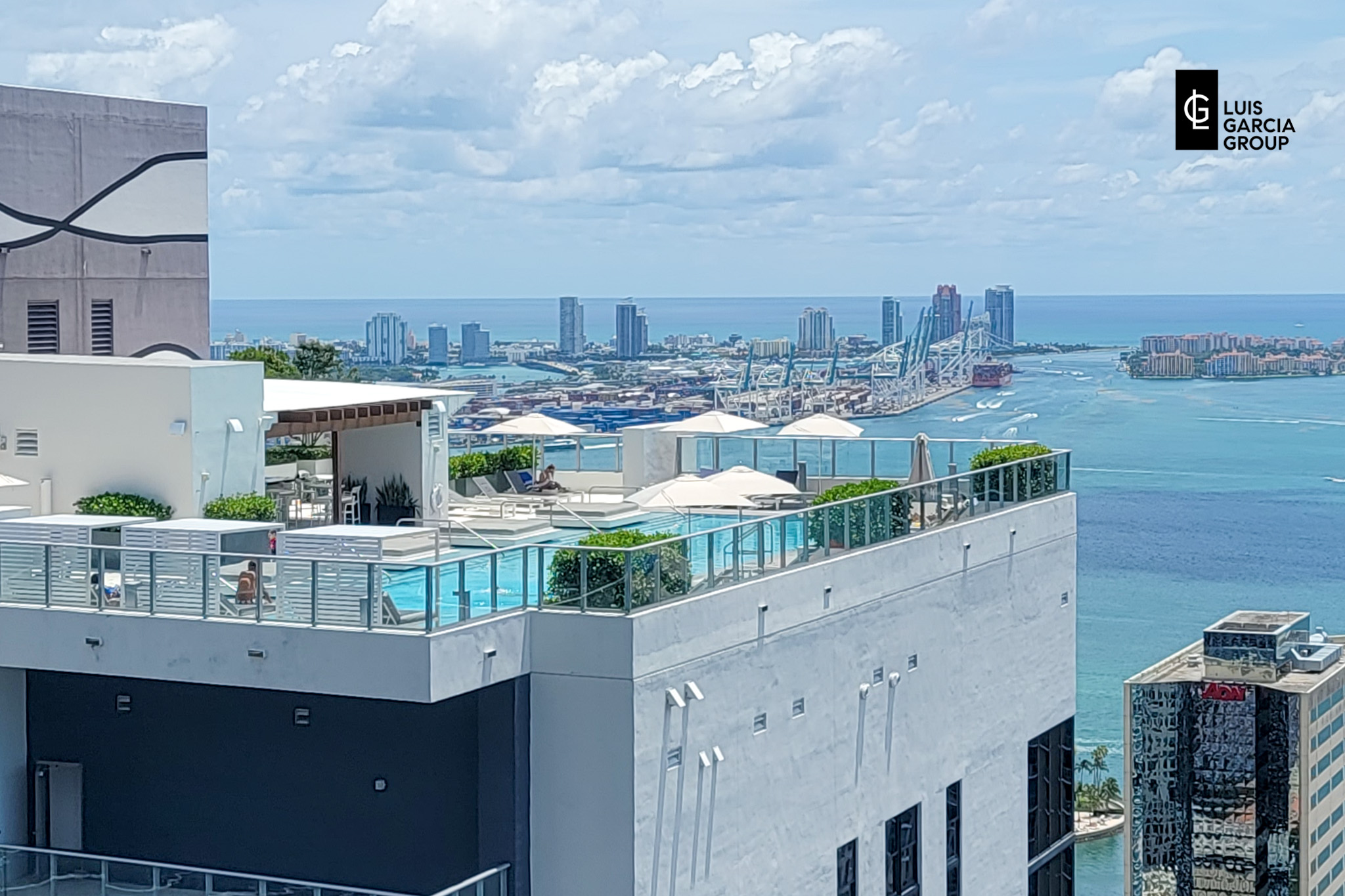 1010 Brickell Condo Rooftop Pool