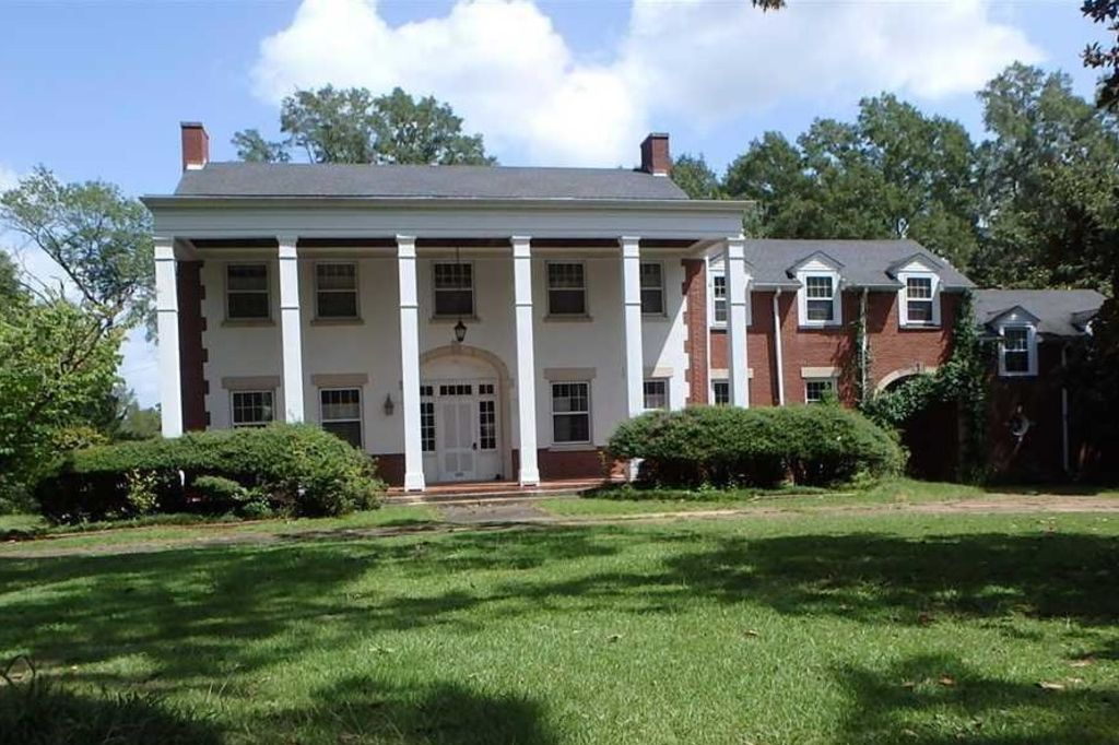 202 S Elm Ave