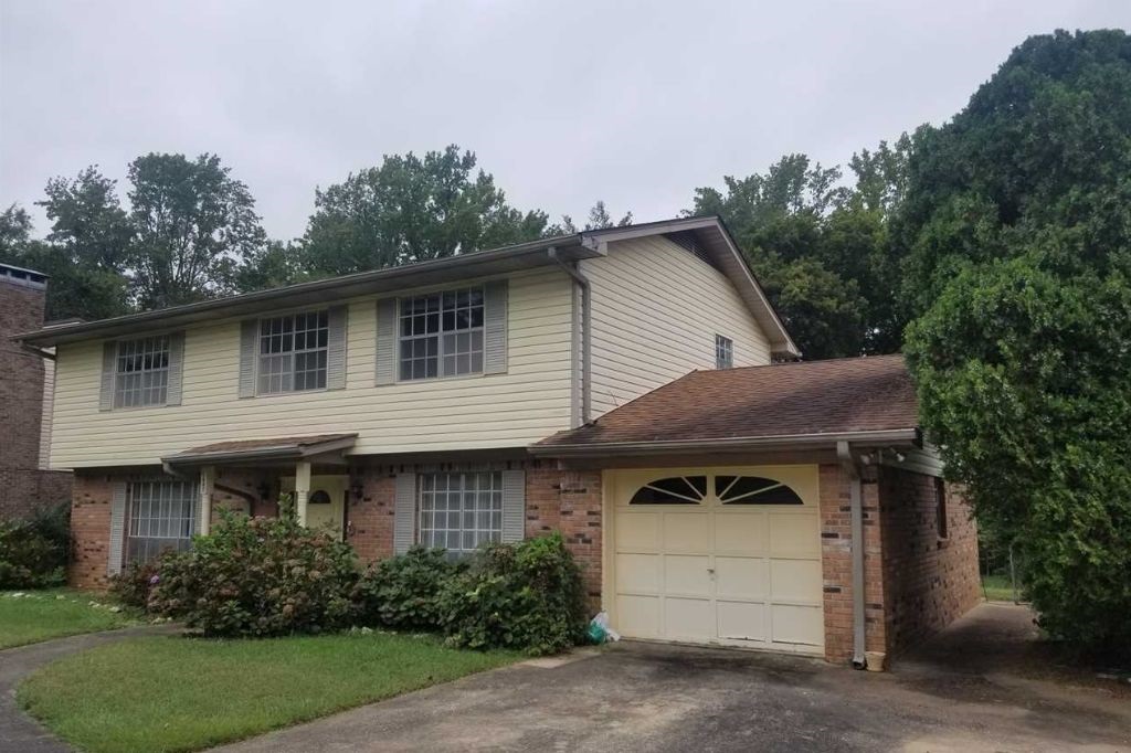 1647 Viking Dr