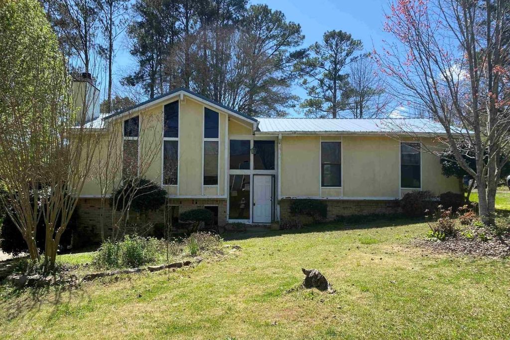 1226 Thompson Road