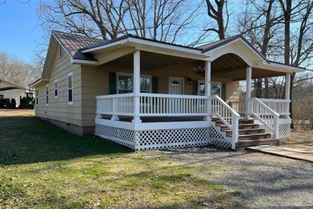 814 Golf Course Road